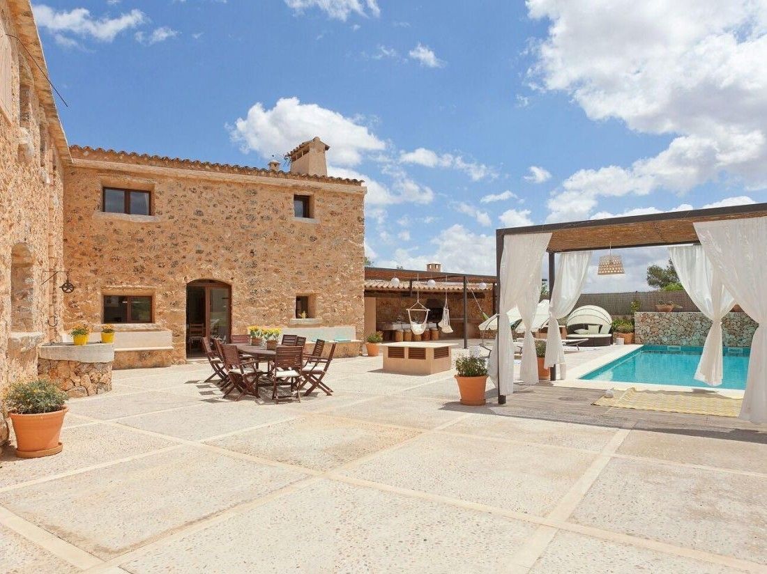 SANREALTY | VERKAUFT | Renovierte, historische Finca mit Pool in Biniali 