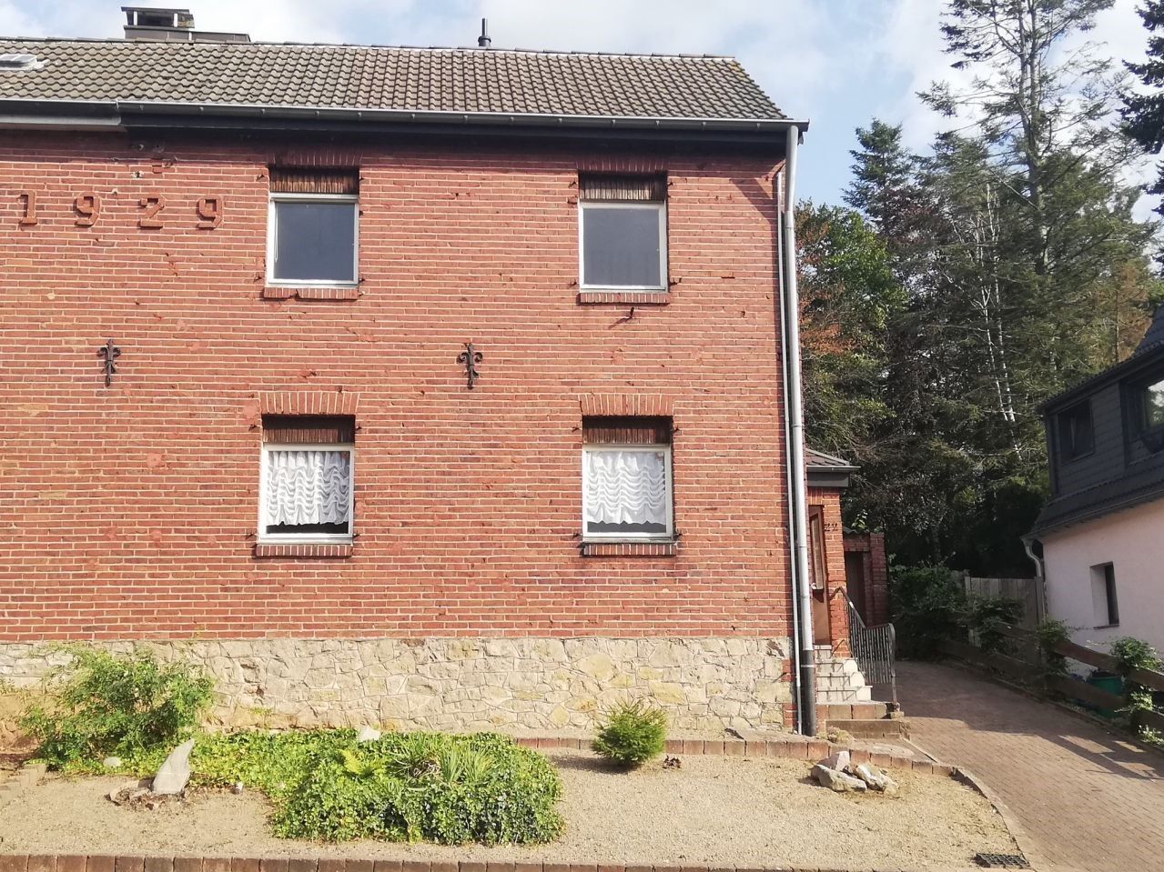 SANREALTY | VERKAUFT | Wohnen Sie fast wie im Urlaub, in direkter Nachbarschaft zur Eifel, in Gressenich