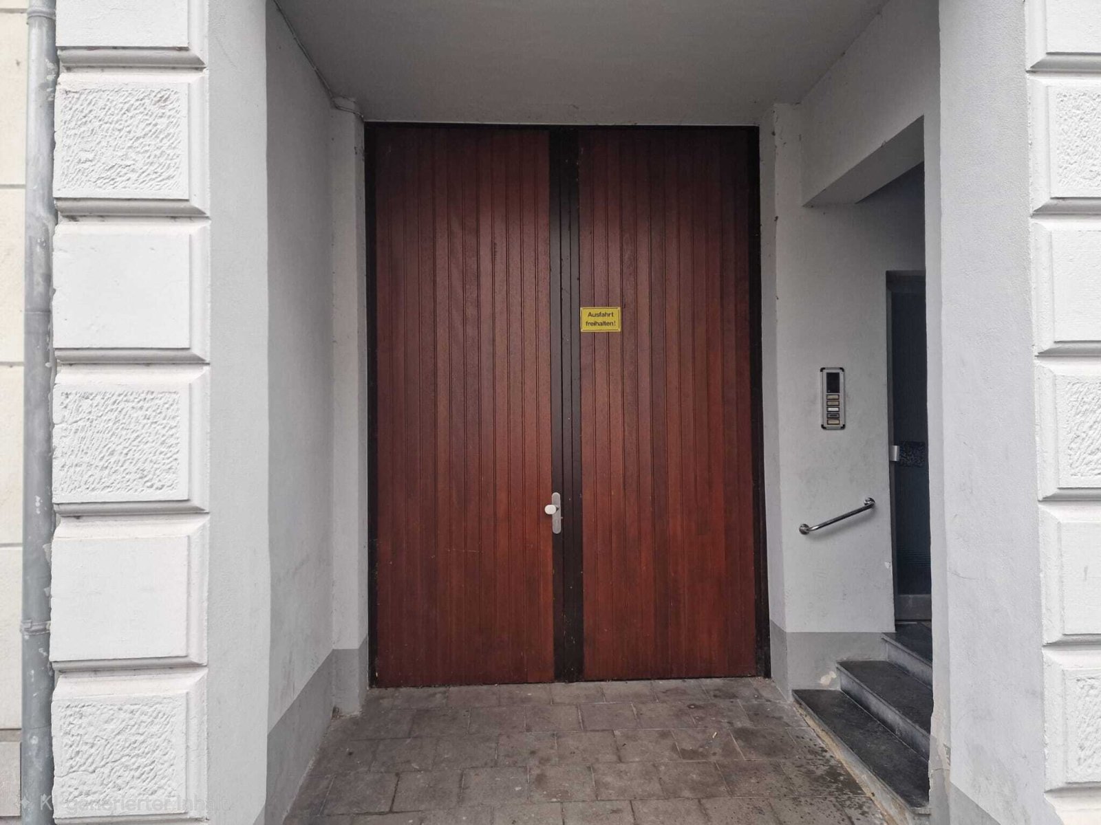 SANREALTY | Immobilien-Ensemble mit Wohngeschäftshaus, Remise und zwei Doppelgaragen in Eschweiler