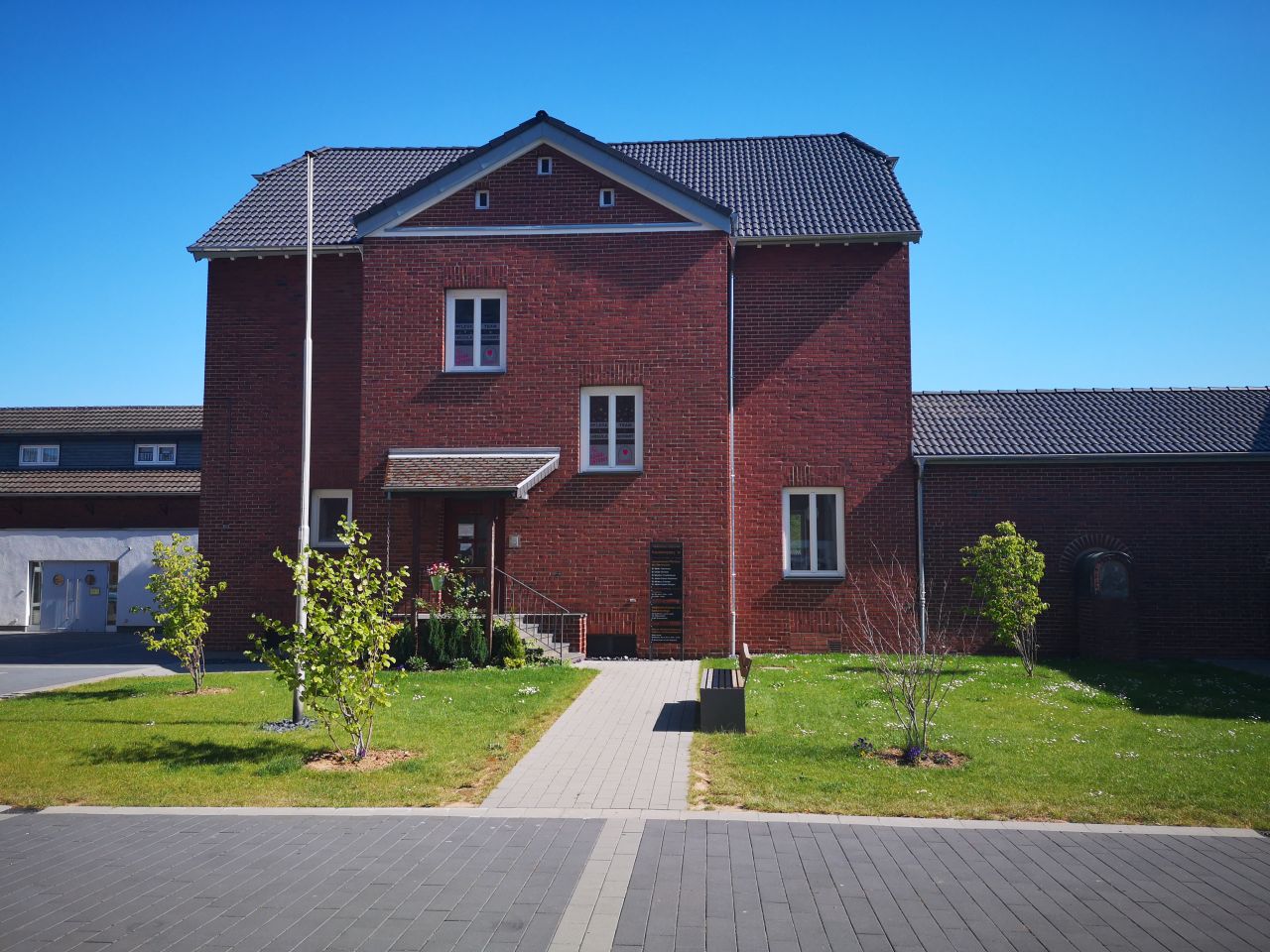 SANREALTY | Ihr neuer, repräsentativer Firmensitz in zentraler Lage von Aldenhoven