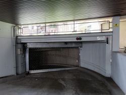 die Einfahrt zur Tiefgarage die Einfahrt zur Tiefgarage