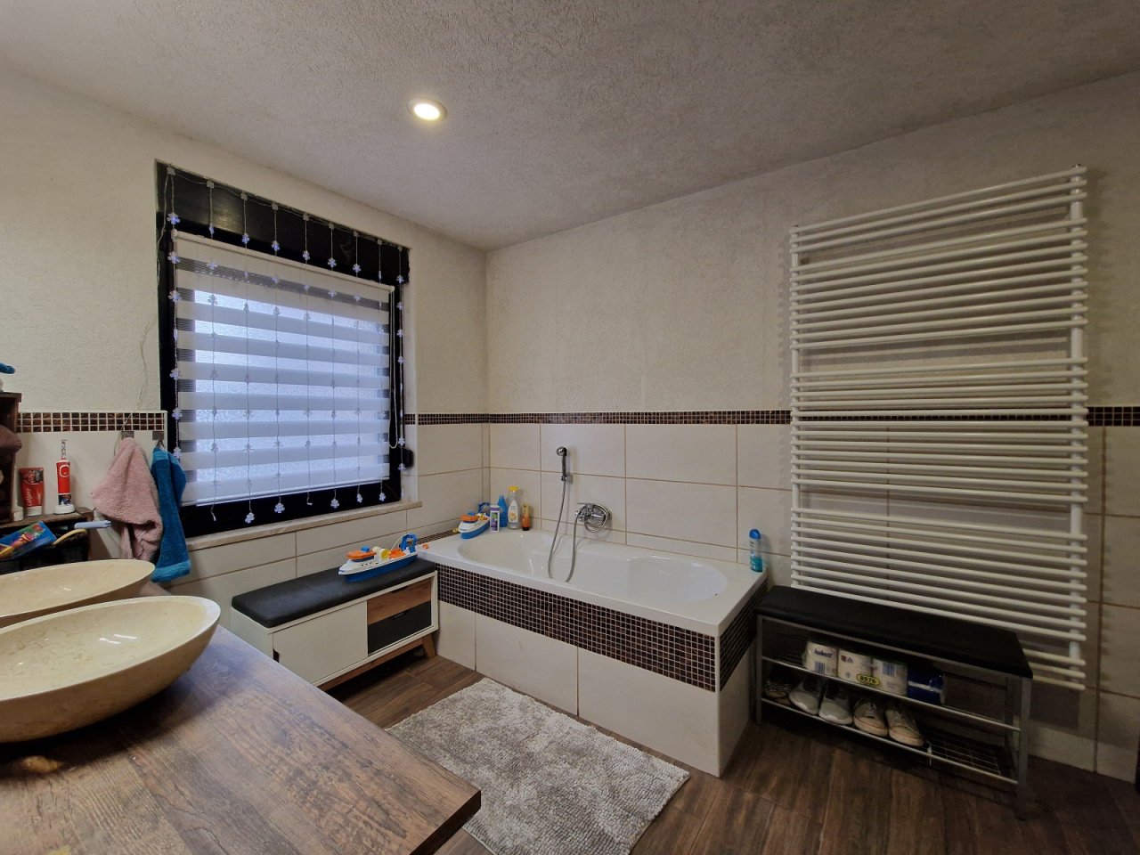 das moderne Badezimmer das moderne Badezimmer