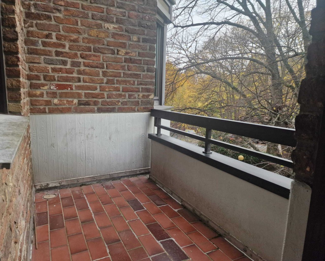 der gemütliche Balkon der gemütliche Balkon