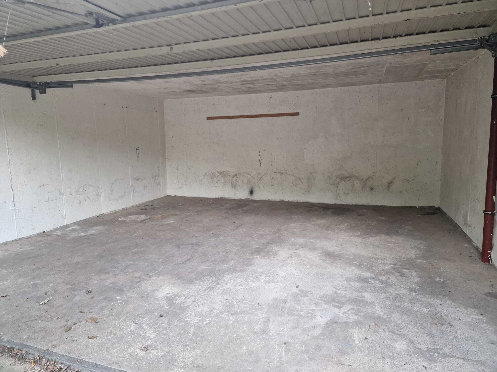 eine der Doppelgaragen