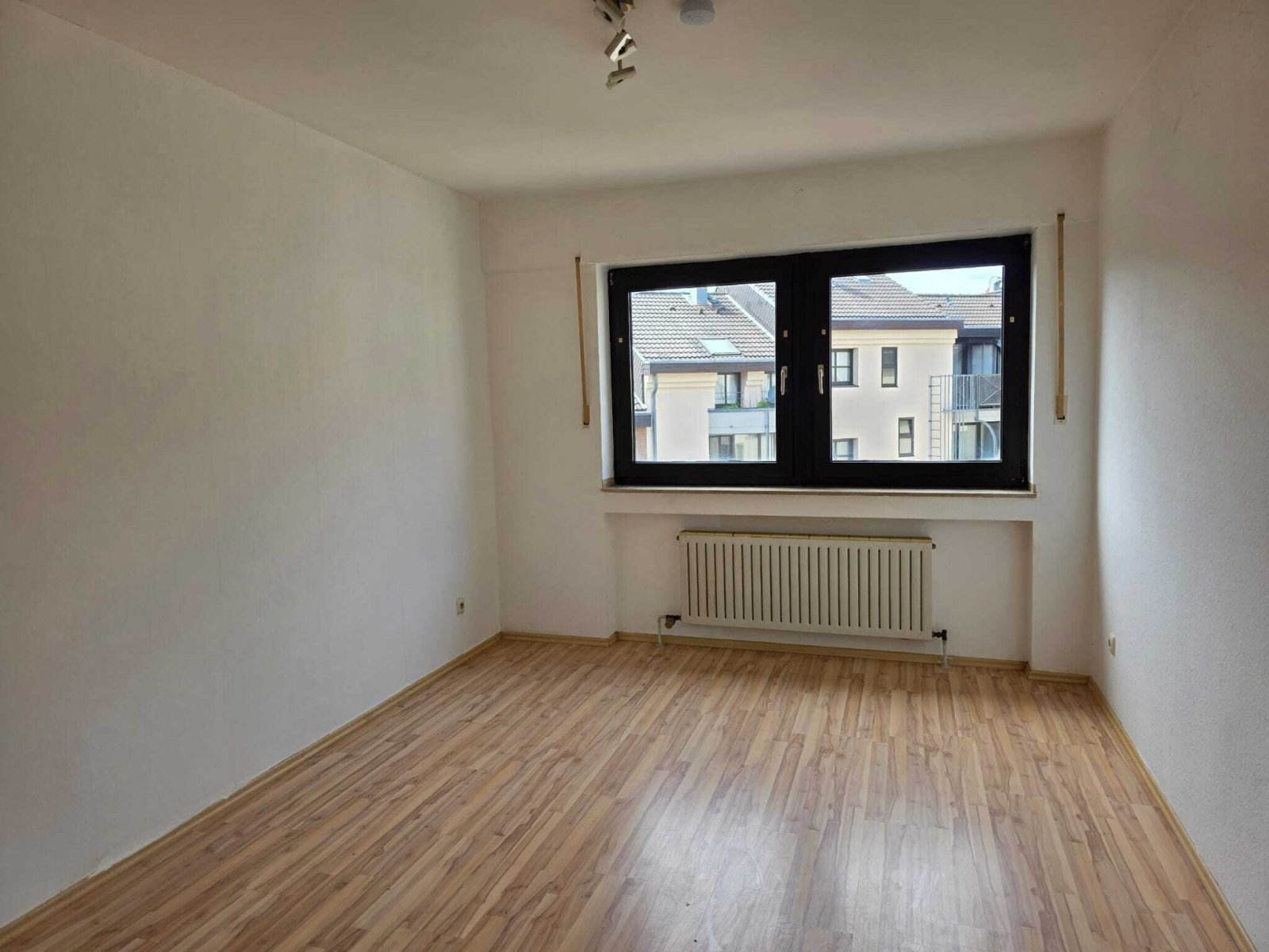 das aktuelle Büro