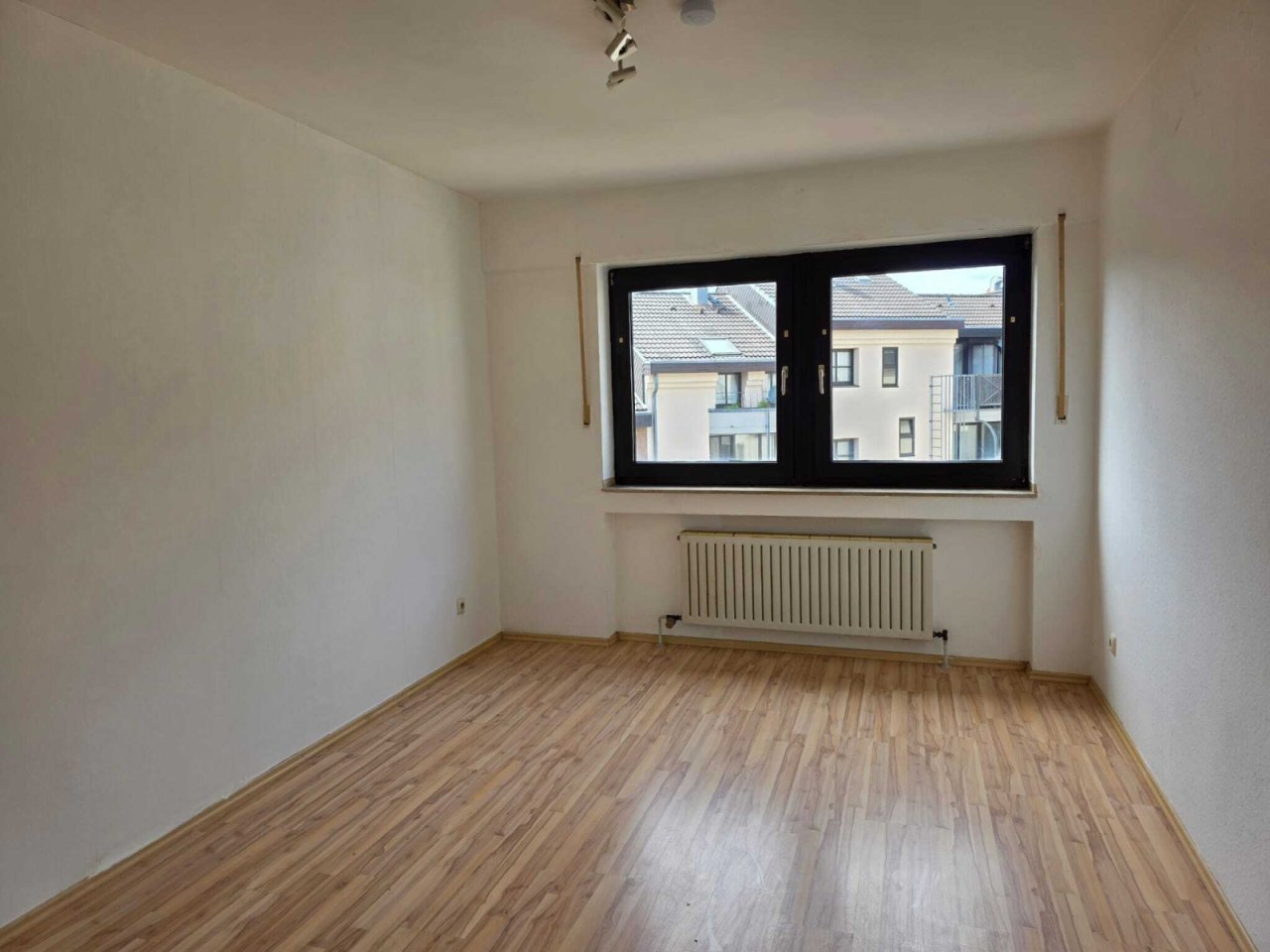 das aktuelle Büro