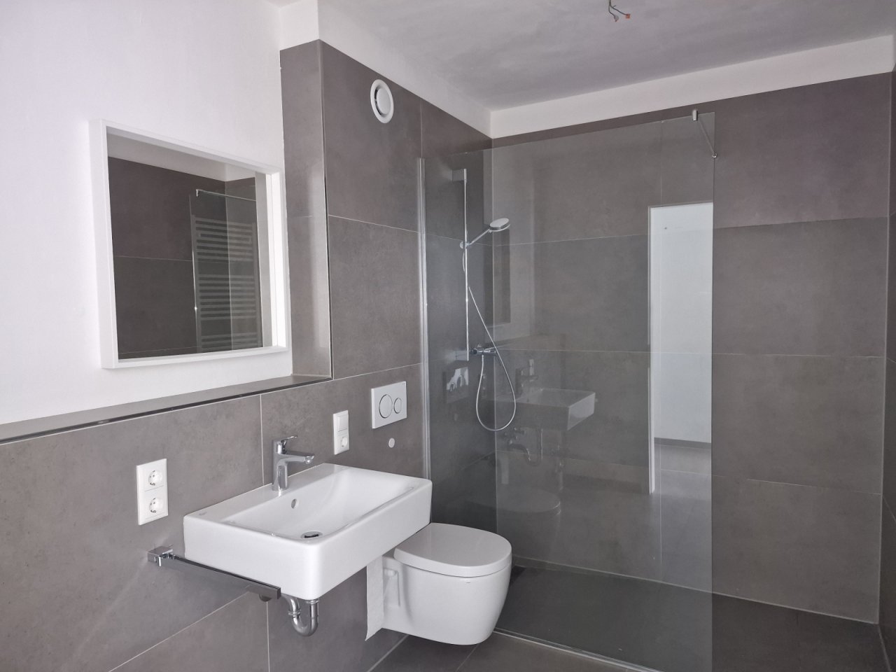 das moderne Badezimmer 