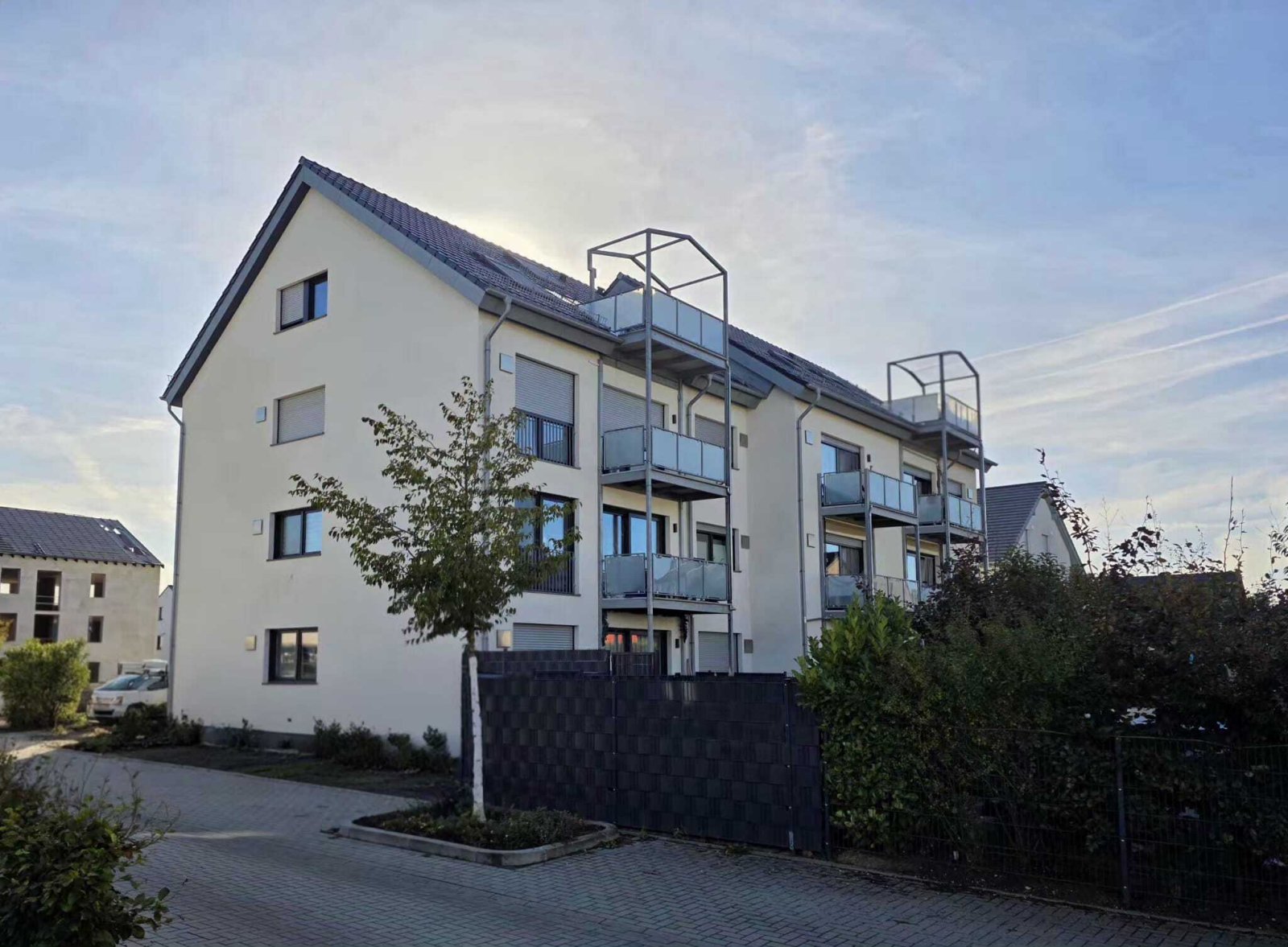 eine rückwärtige Ansicht der Immobilie